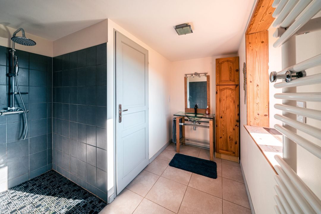 Salle de bain rez-de-chaussée